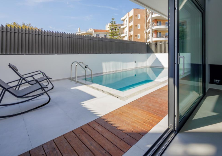 Residential Block in Alimos 01